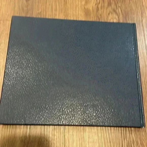 GM Collectors Book - Picture 7 of 8